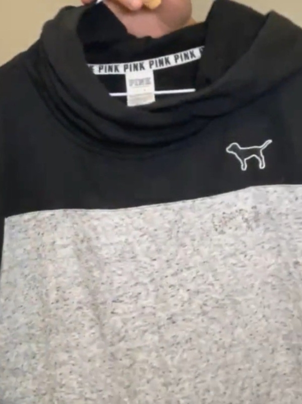 PINK Victoria's Secret Girls' Black & Heather Gray Colorblock Hoodie